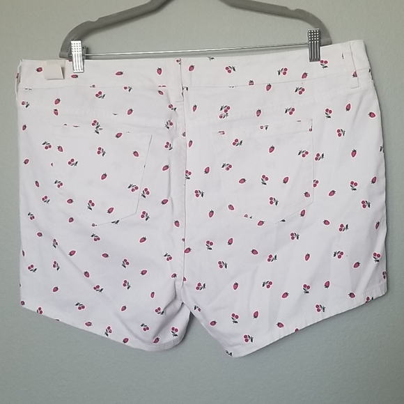 Torrid Retro Chic Rockabilly Pinup strawberry cherry NWT plus shorts size 20 - Picture 6 of 10